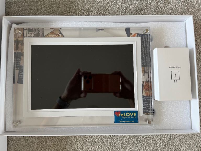 Digital photo frame 
