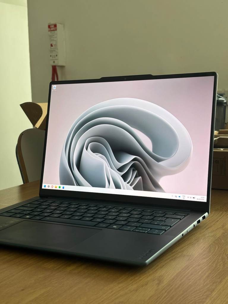 Lenovo Yoga 7 (£1499 RRP) - 3K OLED 90Hz | 32GB RAM | 1TB SSD | Top Spec