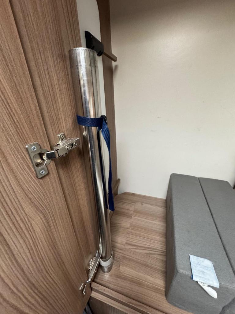 SWIFT ESCAPE 695 - 2017