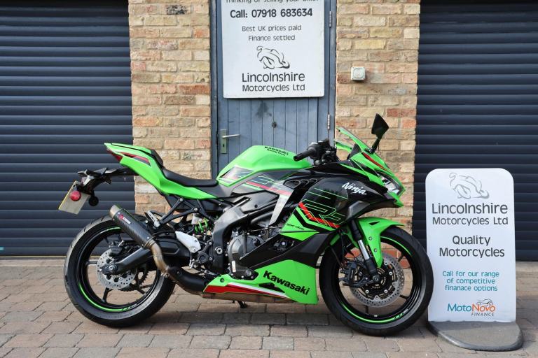 73 Kawasaki Ninja  ZX4 RR