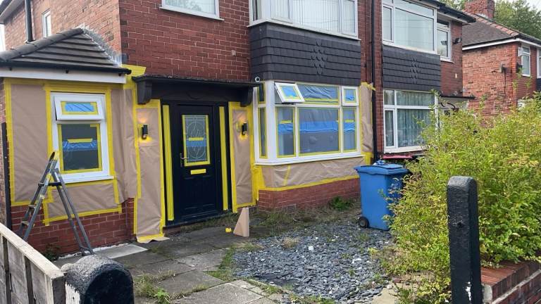  💥Refresh & Revamp your old windows, kitchen, doors with a new fresh Upvc paint spray🌈
