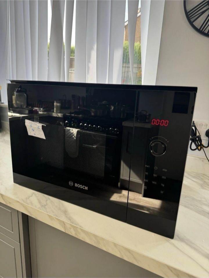 Bosch BFL523MS0B Built-In Microwave - Black, As Good As New