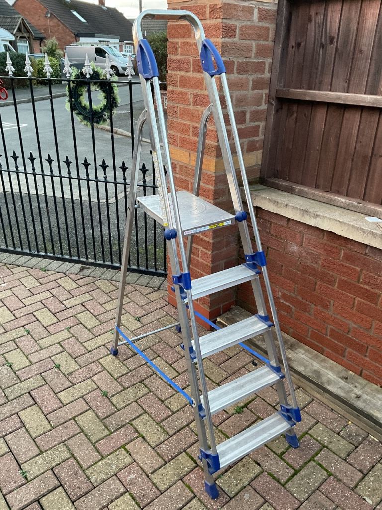 aluminium step ladders