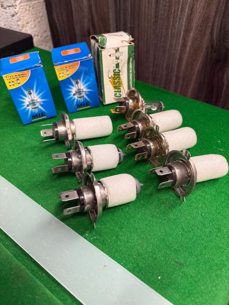 Car headlight bulbs (classic) 
