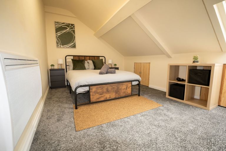 Newcastle Stay | 5BR | Walk To Centre | Bills Included | Sleeps 10 