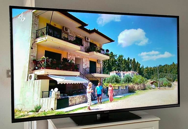 55" PANASONIC SMART 4K ULTRA HD HUGE SCREEN HDR LED WIFI APPS TV RC STAND - FREE DELIVERY