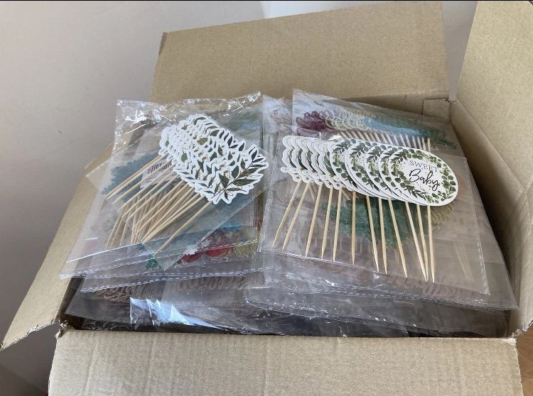 1,560 Brand New Cupcake & Cake Toppers – Large Job Lot – £60
