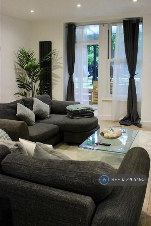 3 bedroom flat in Sinclair Road, London, W14 (3 bed) (#2265490)