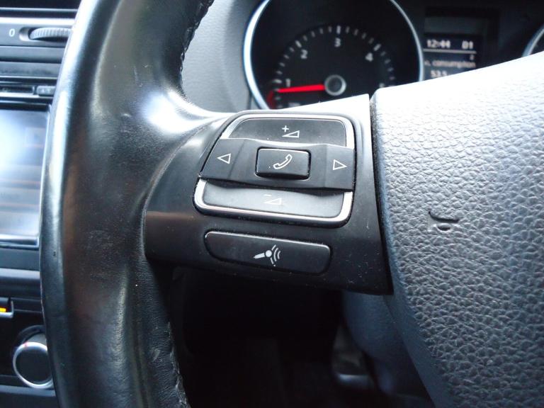 VOLKSWAGEN GOLF 1.6 TDI Match Silver Auto Diesel 2012