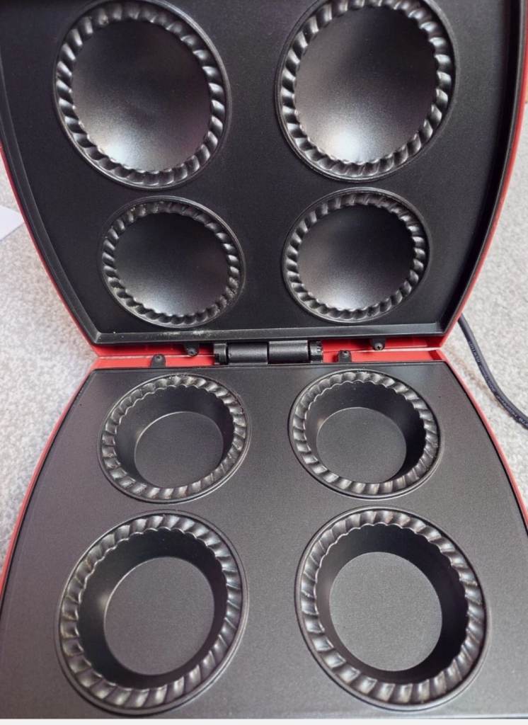 Breville VTP147 Red Gourmet Pie Maker