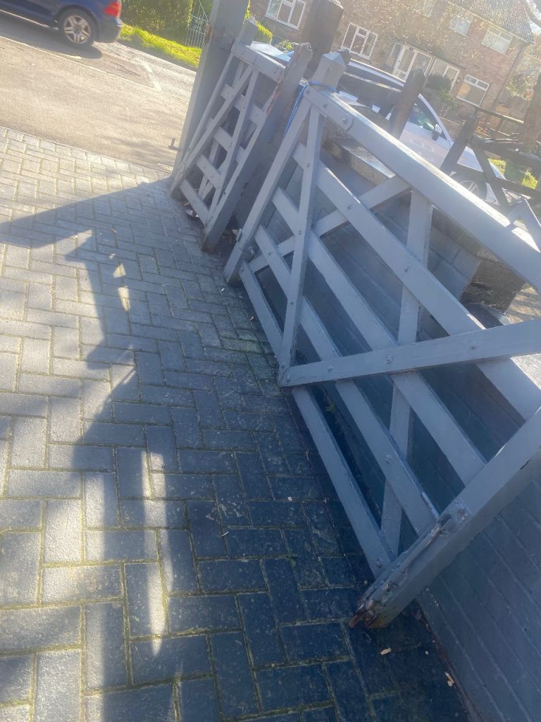 Driveway gates 