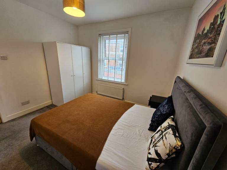 4 Bedroom house available in BH1 