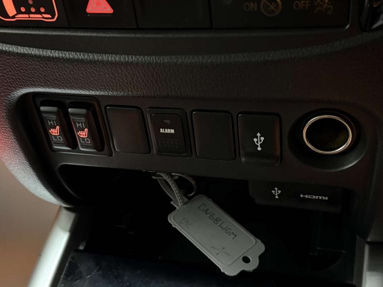 2018 Mitsubishi L200 2.4 L200 Barbarian SVP II DI-D Auto 4WD Pickup Diesel Automatic