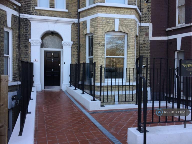 2 bedroom flat in Farquhar Rd, London, SE19 (2 bed) (#3001121)