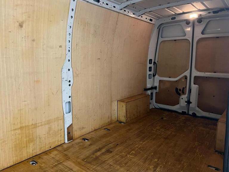 2023 Renault Master LM35dCi 135 Business+ Medium Roof Van PANEL VAN DIESEL Manual