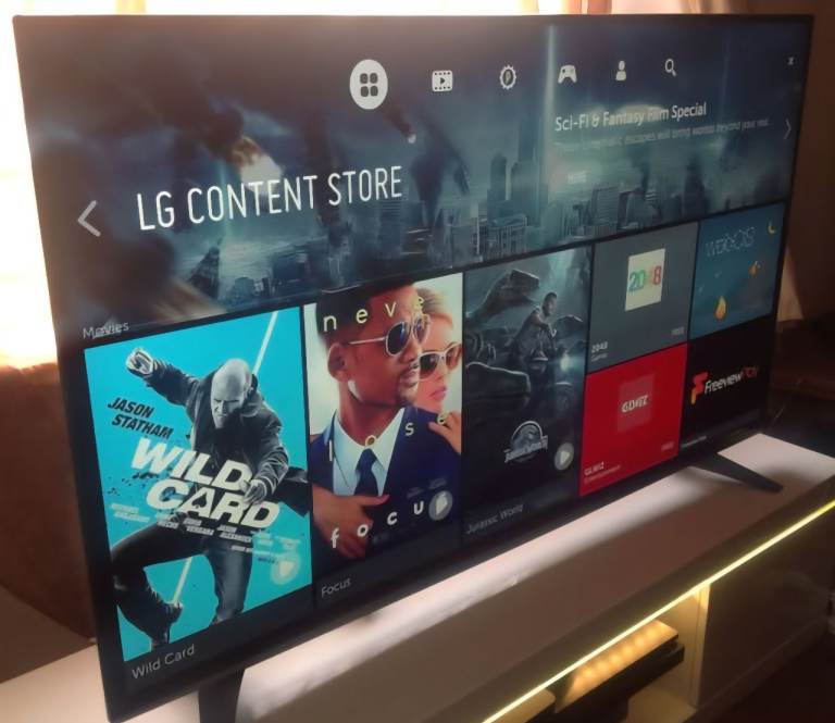 LG 60 INCH SMART 4K UHD HDR LED TV WITH WIFI FREEVIEW &  FREESAT HD