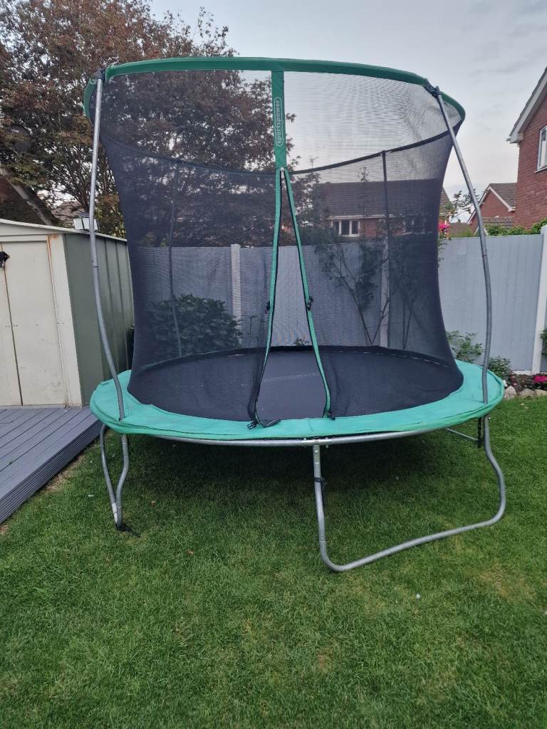 10 ft trampoline with rain cover