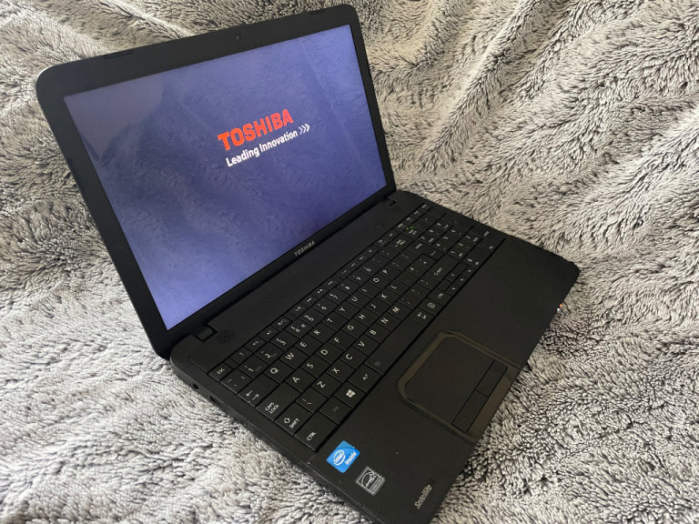 Laptop Toshiba 15,6 screen 