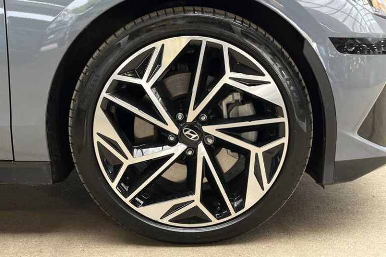 2024 Hyundai IONIQ 6 77.4kWh Premium Saloon 4dr Electric Auto (228 ps) Saloon Electric Automatic