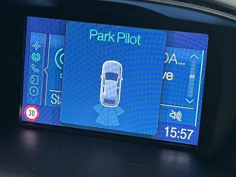  Ford B Max 1.5 Tdci Titanium Navigator MPV 5dr Diesel Manual Euro 6 s/s 95 Ps