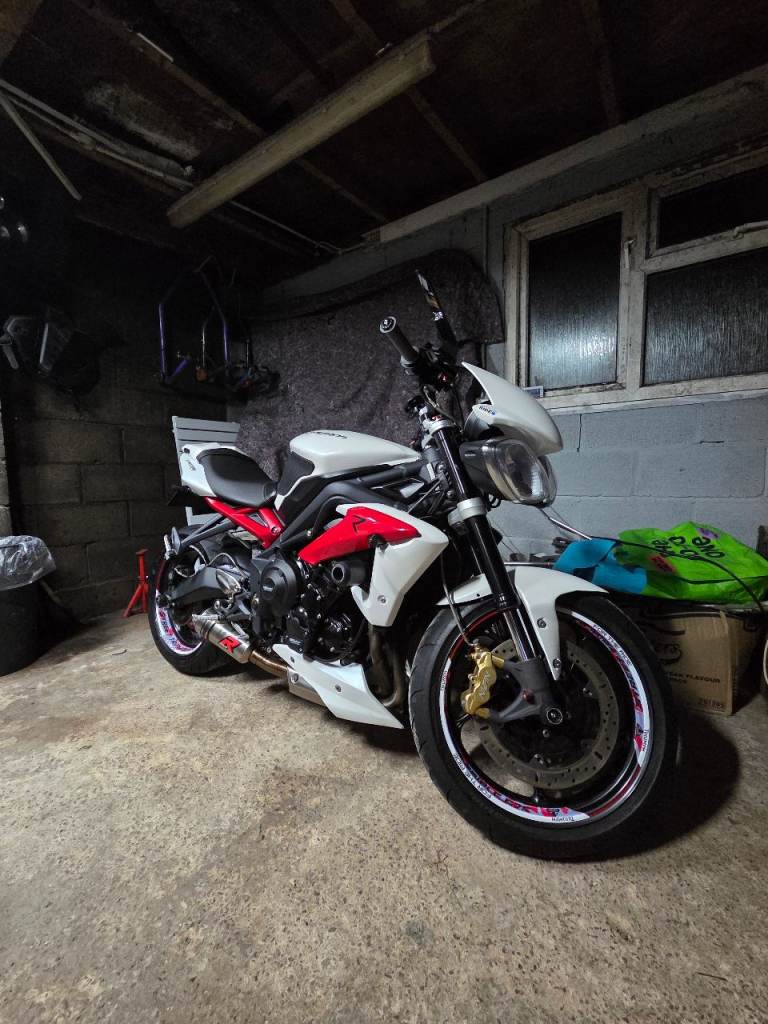 Triumph, STREET, 2014, 675 (cc)