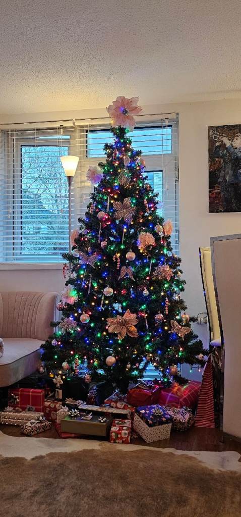 Lovely 6ft Artificial Christmas Tree 