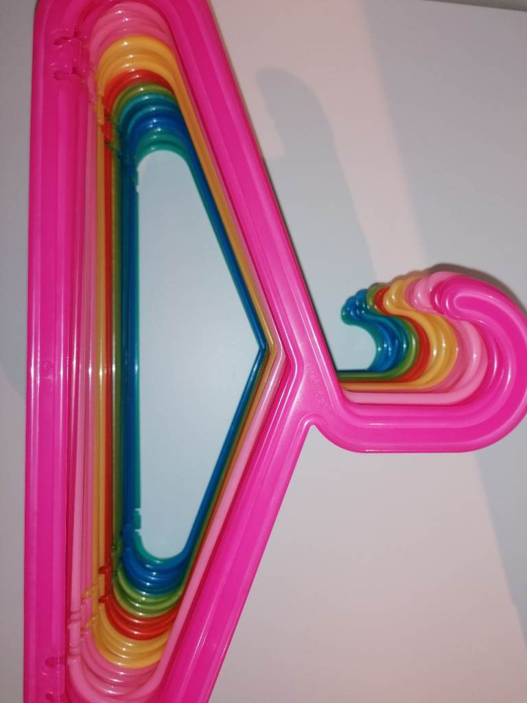 IKEA BAGIS 39 x plastic clothes hangers 