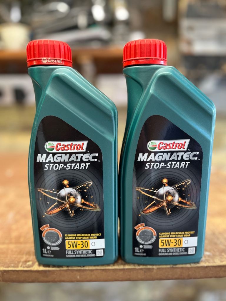 Castrol Magnatec C3 5W-30 Engine Oil 1L x 2.