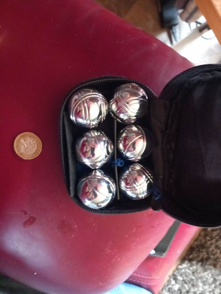 MINI BOULES SET great fun an there a good weight solid metal new