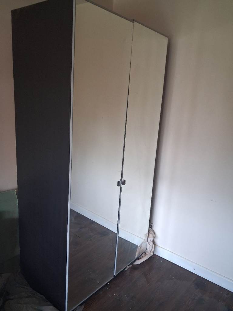 Two-Door Mirrored Wardrobe 