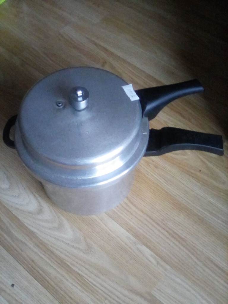 Pressure cooker 