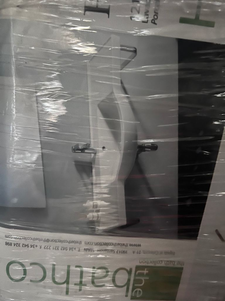 Big pallet of New Bathco SP0016 Porcelain Washbasin with Decoration for ...