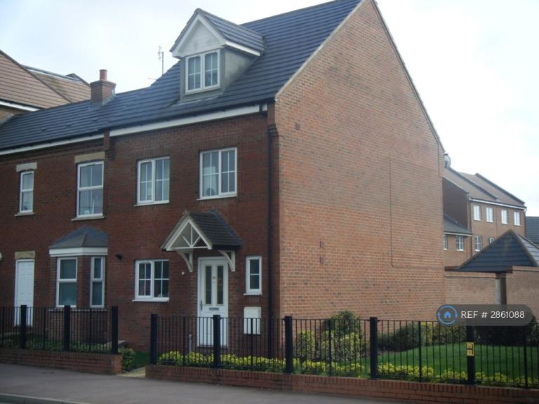 4 bedroom house in Station Road, Woburn Sands, Milton Keynes, MK17 (4 bed) (#2861088)