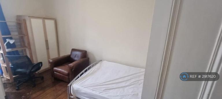 3 bedroom flat in Dalkeith Road, Edinburgh, EH16 (3 bed) (#2917620)