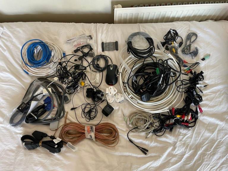 Cables + connectors + adapters (assorted), as a bundle