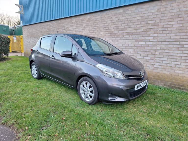 TOYOTA YARIS 1.3 PETROL. 2013. 5 DOOR HATCHBACK