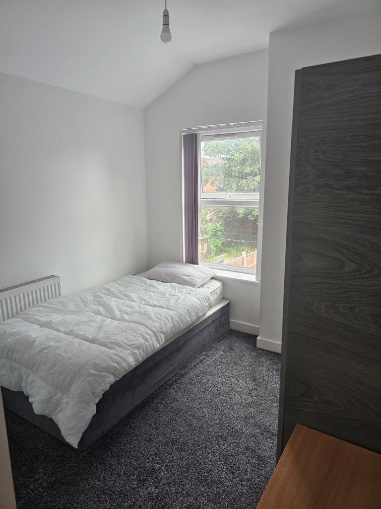 LADIES ONLY EN-SUITE / TEA STATION ROOMS AVAILABLE IN SUPPORTED ACCOMMODATION FOR BENEFIT CLAIMANTS