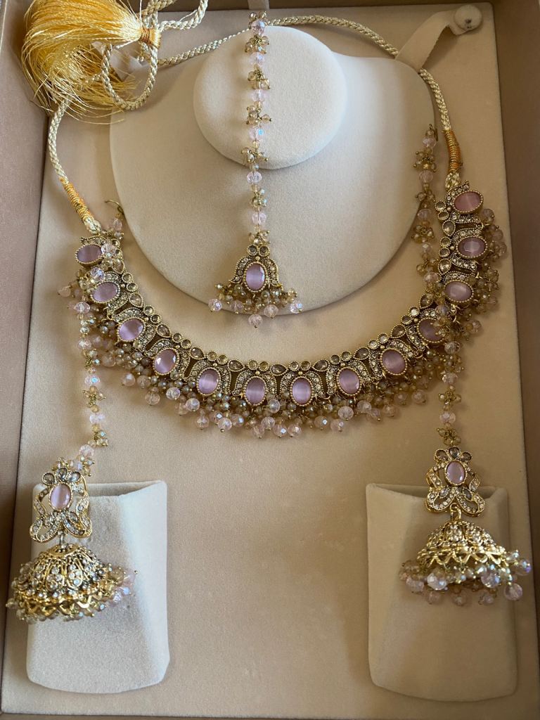 Hoor Qasim jewellery set 