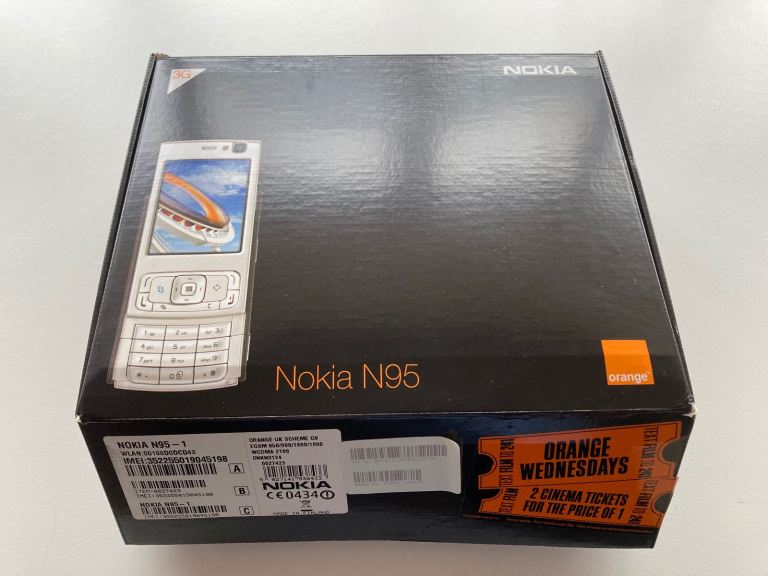 Nokia N95 BOX ONLY AND SOME ACCESSORIES 
