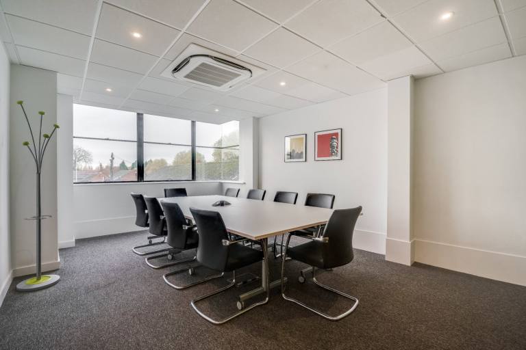 Gloucester - GL1 3AJ \ Private Office with 4 Desks