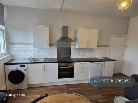 2 bedroom flat in Park Street, Bristol, BS1 (2 bed) (#2762852)