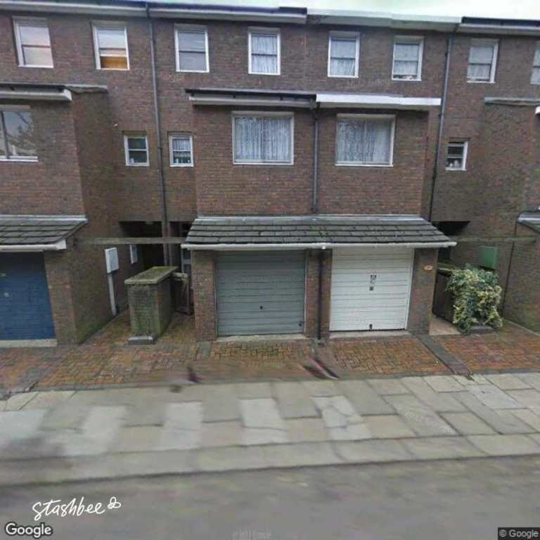 Garage to rent in London (SE15) | Stashbee