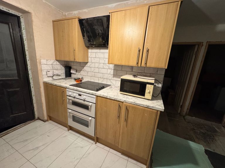 2 bedroom property to rent (Bills Inc)