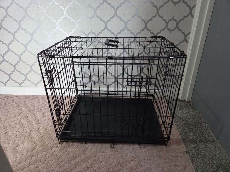 Dog crate only £10 