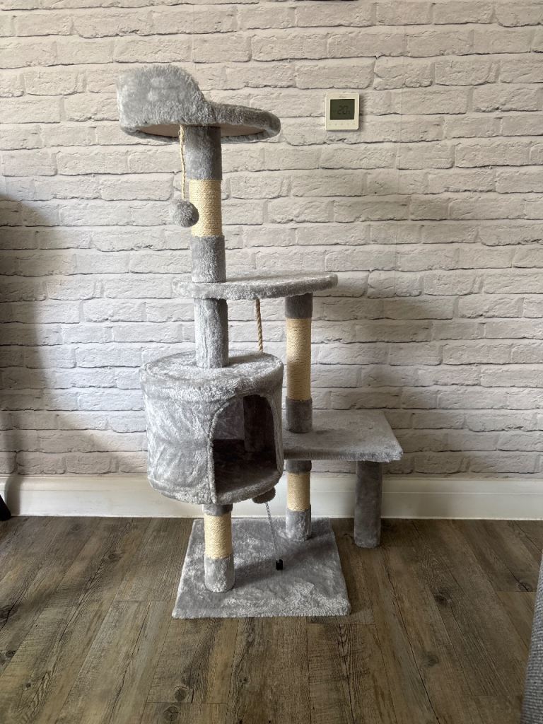 Cat tree