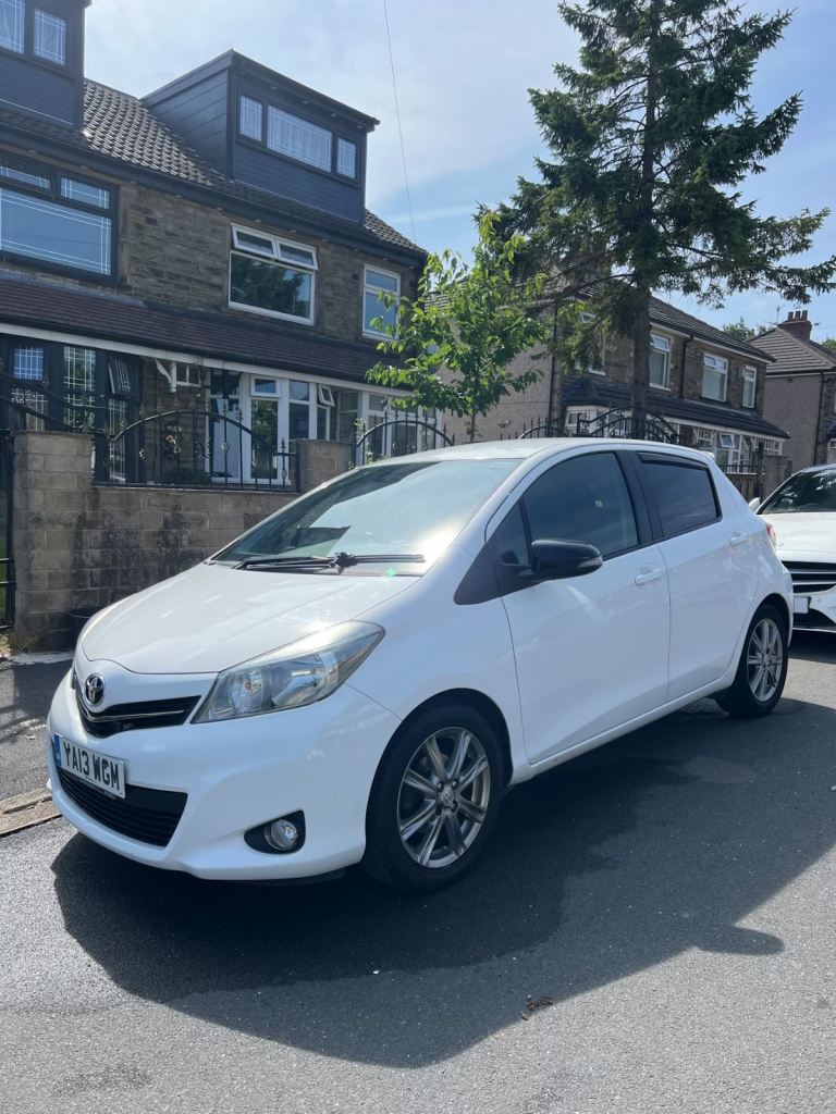 Toyota, YARIS, Hatchback, 2013, Manual, 1329 (cc), 5 doors