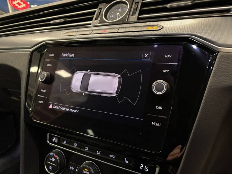 2018 Volkswagen Passat 2.0 TDI R-Line 5dr DSG [Panoramic Roof] [7 Speed] ESTATE DIESEL Automatic