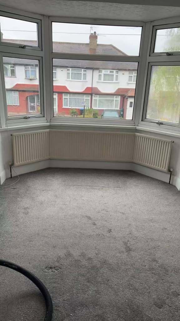 Very Large Double room room to rent in N18 