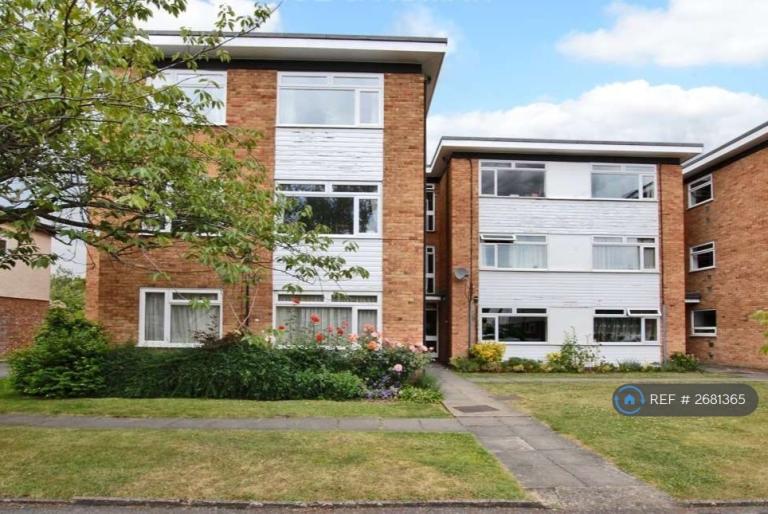 2 bedroom flat in Sycamore Grove, New Malden, KT3 (2 bed) (#2681365)