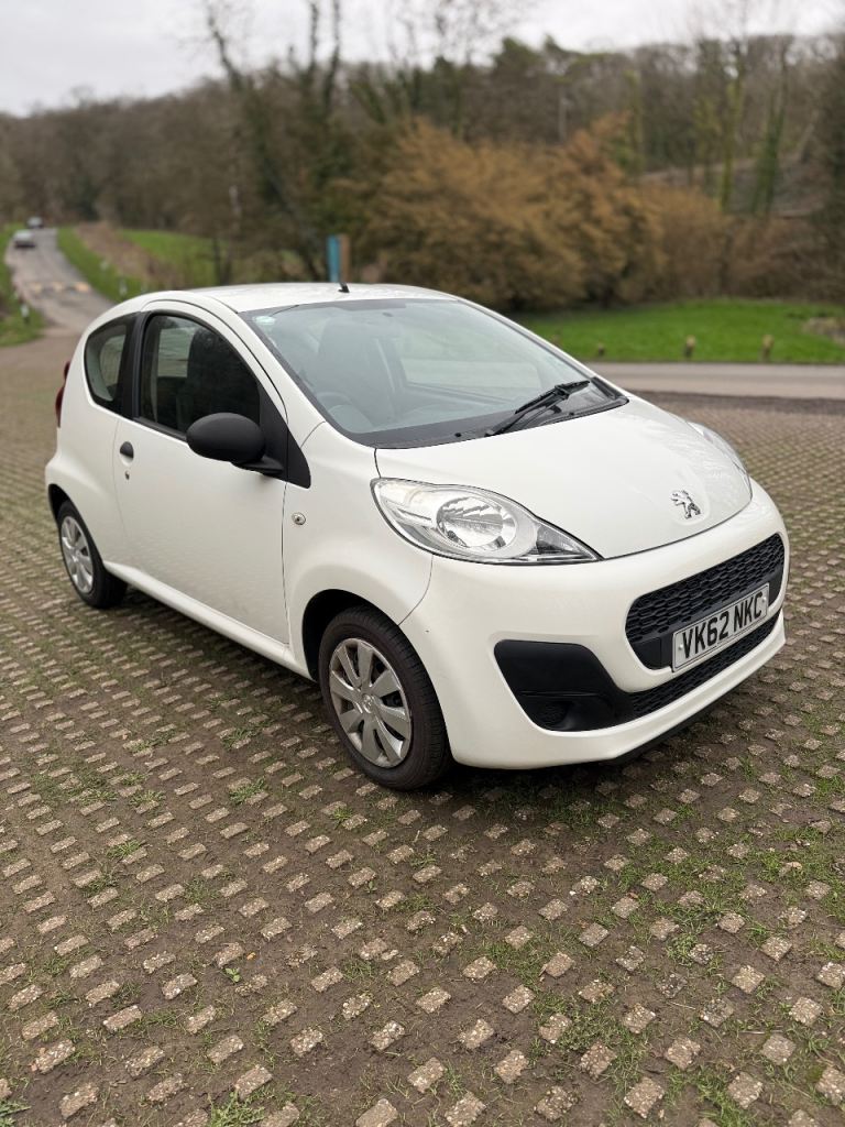 Peugeot, 107, Hatchback, 2012, Manual, 998 (cc), 3 doors